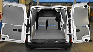 01_Pianale e copriparatia in legno marmato per Nissan NV250